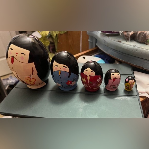Other - Vintage Hand Painted Wood Japanese
Nesting Dolls, Set of Colorful Nesting Dolls